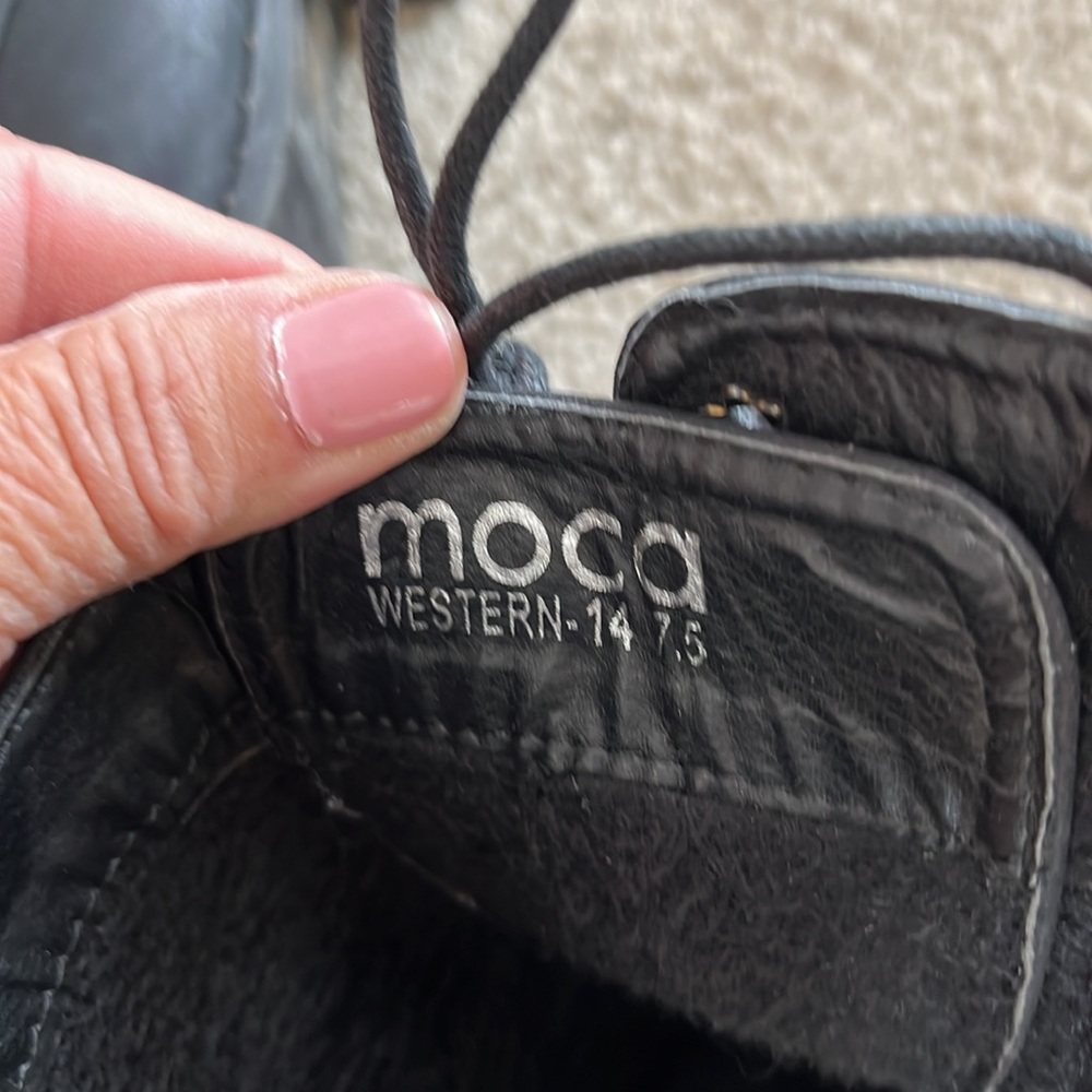 MOCA Booties - Picture 3 of 7